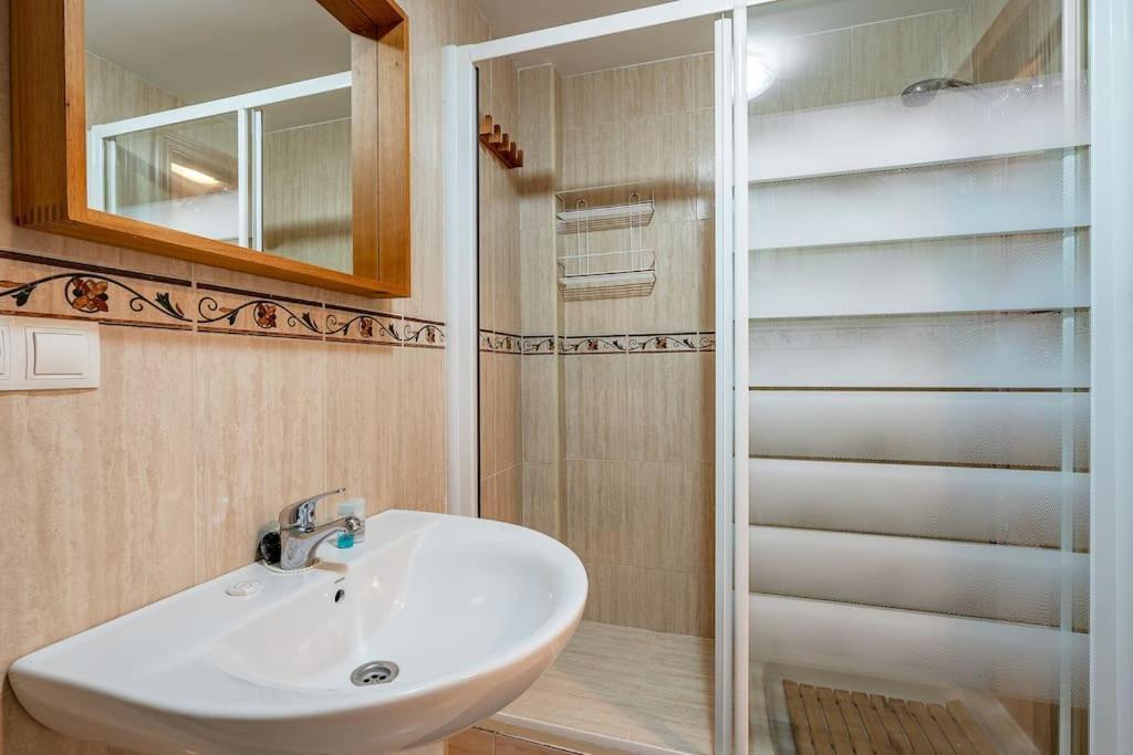 Bonito Apartamento En Monachil Pueblo Esterno foto