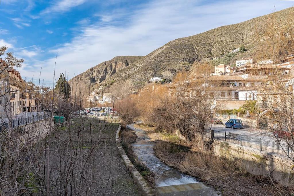 Bonito Apartamento En Monachil Pueblo Esterno foto